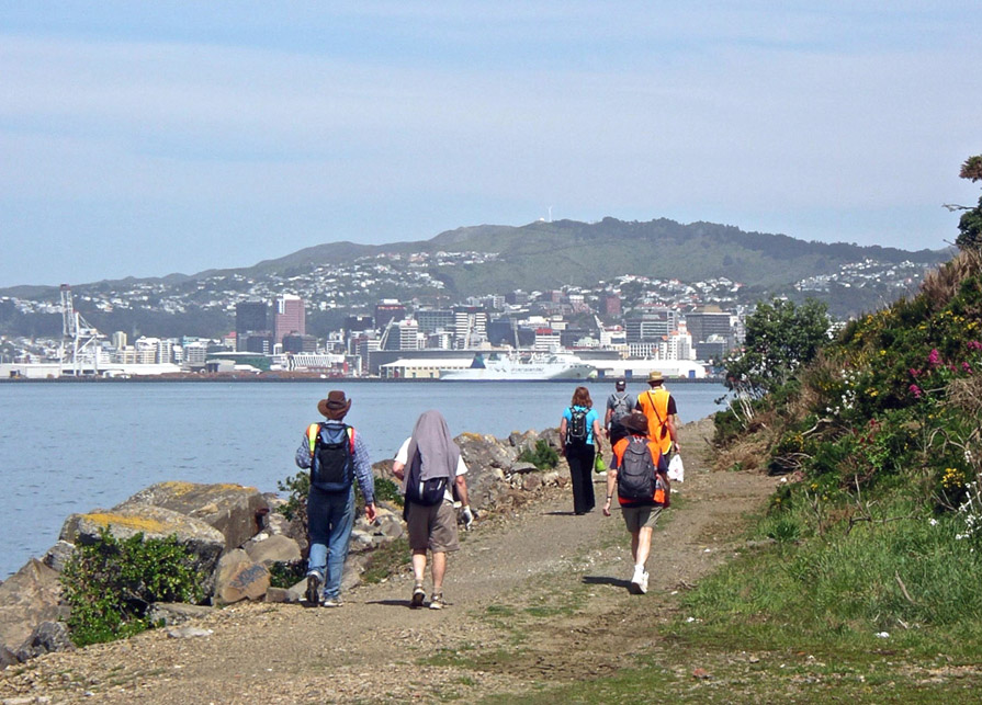 Walkers on path from Ngauranga to Kaiwharawhara